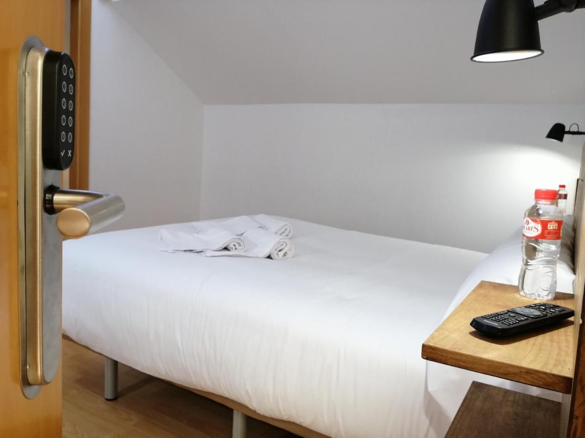 Hostal Cuentame Evolucion Auto Check In Burgos Bagian luar foto