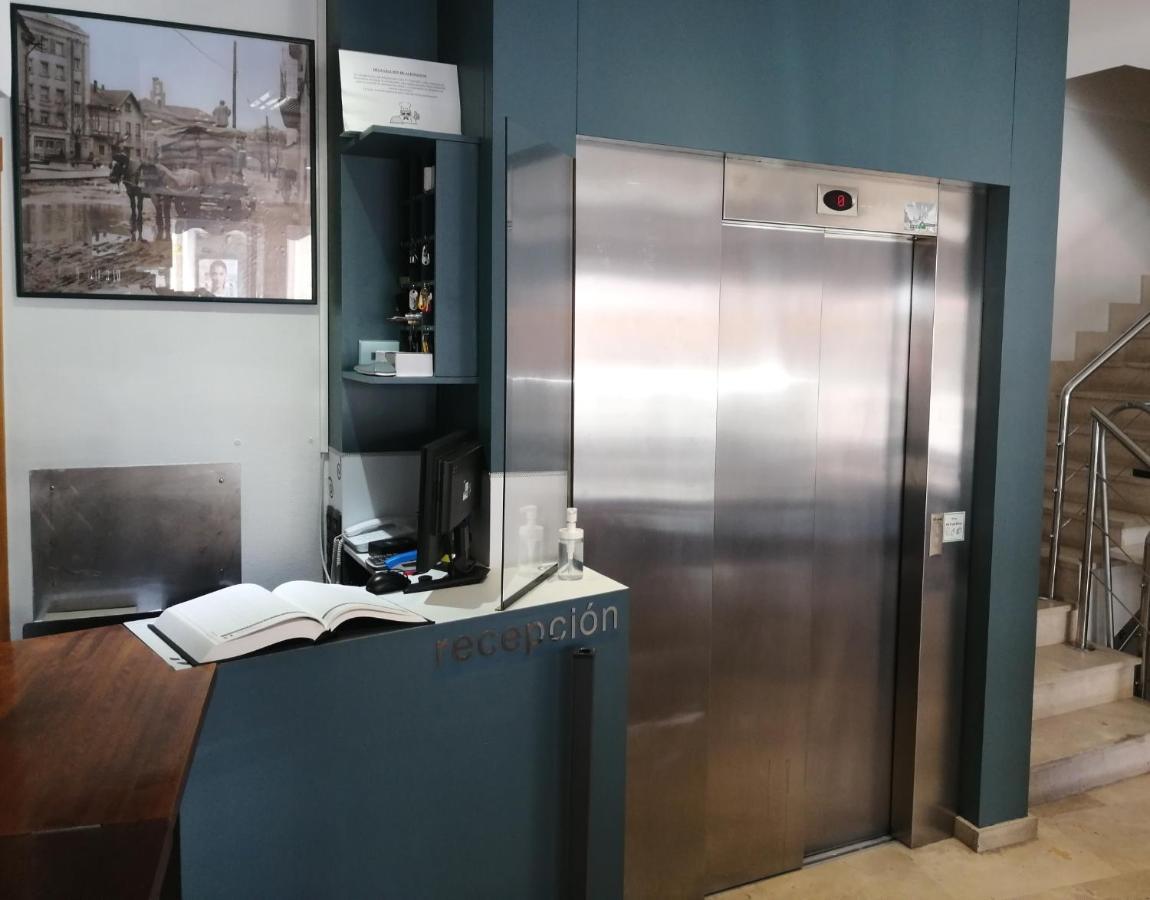 Hostal Cuentame Evolucion Auto Check In Burgos Bagian luar foto