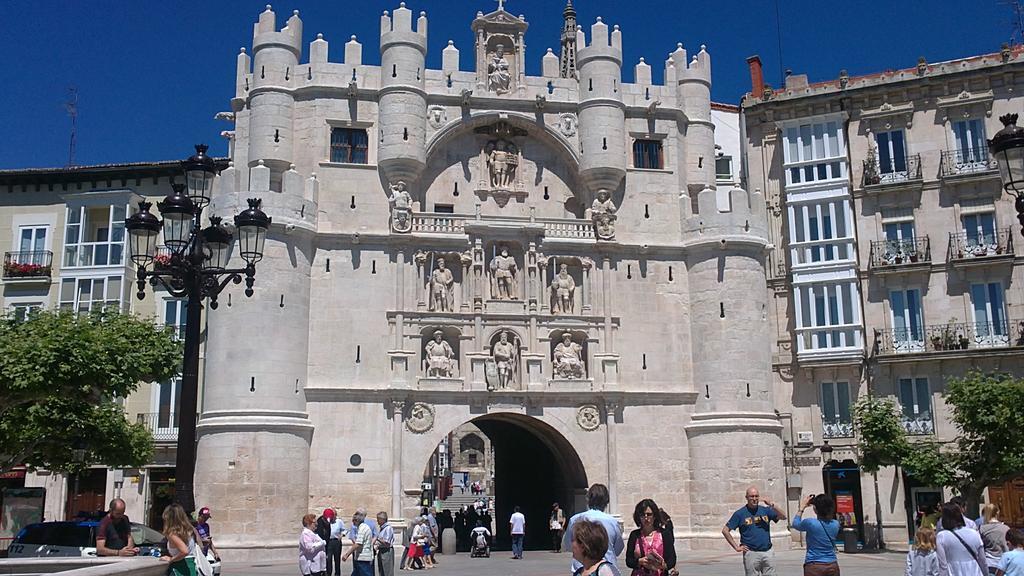 Hostal Cuentame Evolucion Auto Check In Burgos Bagian luar foto